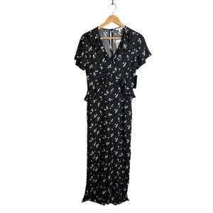One Heart NWT Pant Romper Jumpsuit Floral V Neck Size Small
